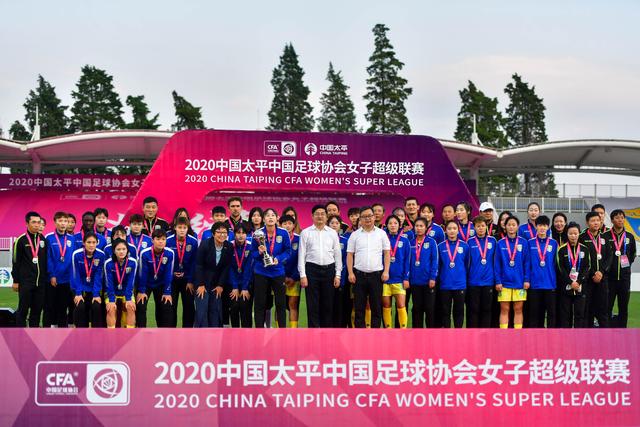 传奇!费尔南德斯正式宣布退役 国家队履历耀眼